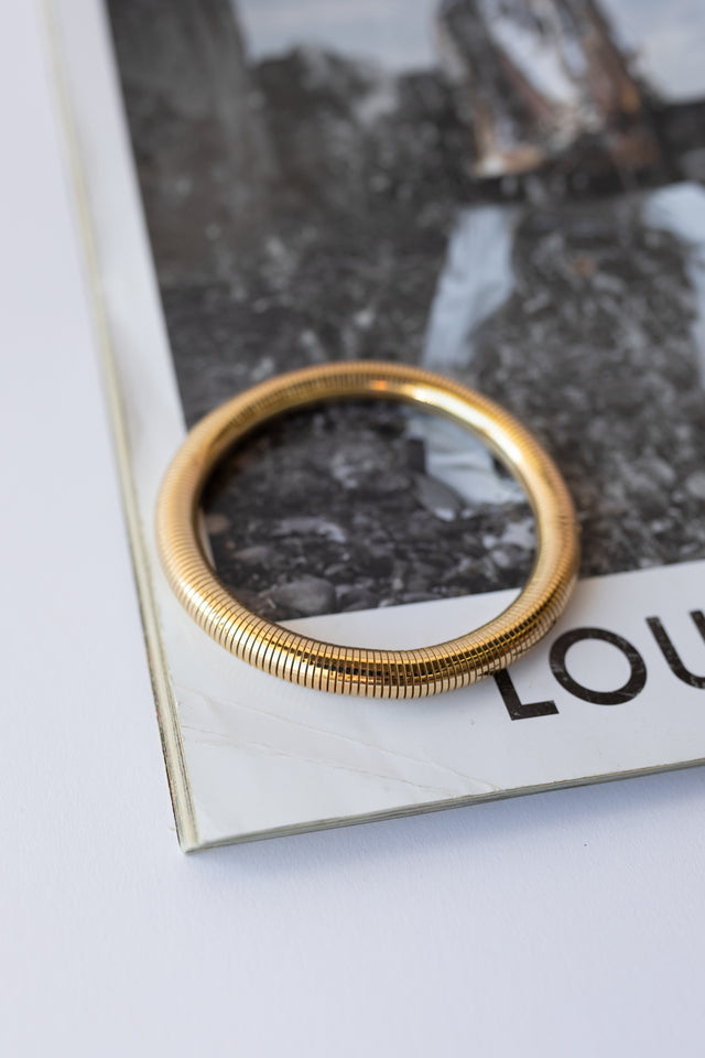 gold-bangle-1_640x_crop_center.jpg